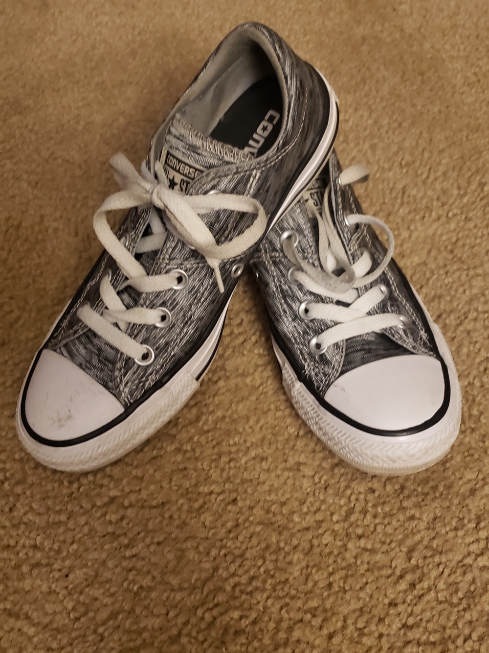 Converse Chuck Taylor All Star Low Top Girls US 4 Gray & White Sneakers